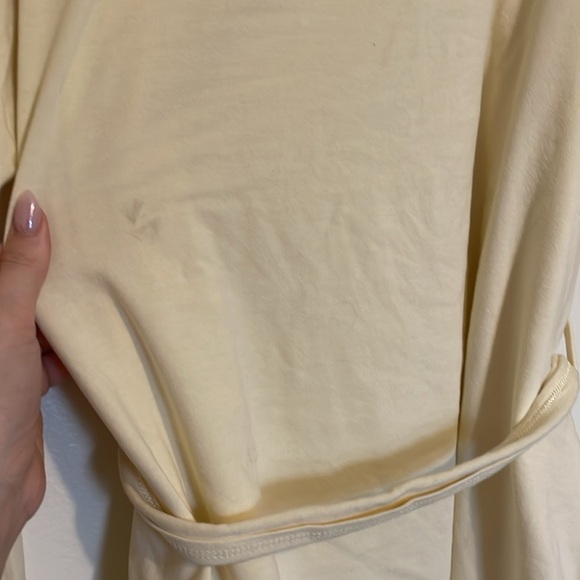 Classic Elements | Light Yellow 100% Cotton Bath Robe - Picture 2 of 5